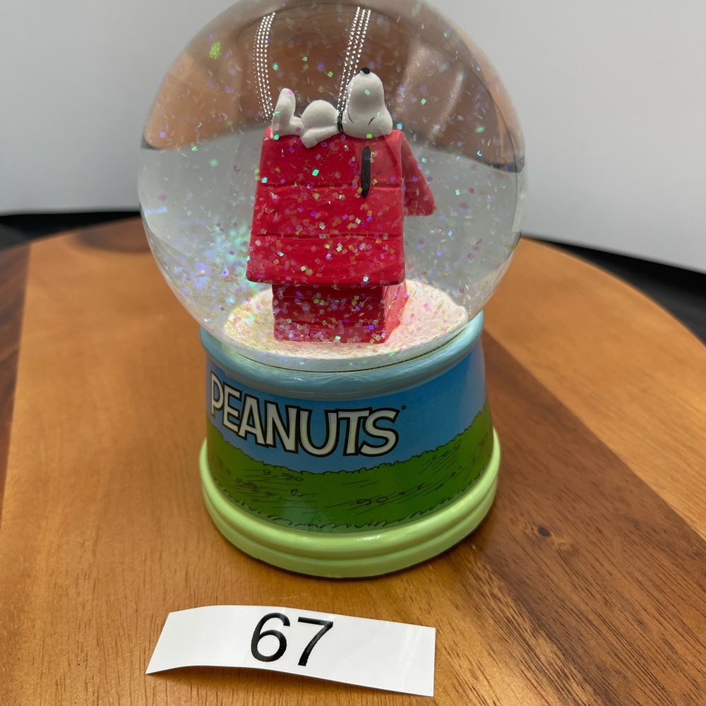 Peanuts Red and Green Holiday Snow Globe